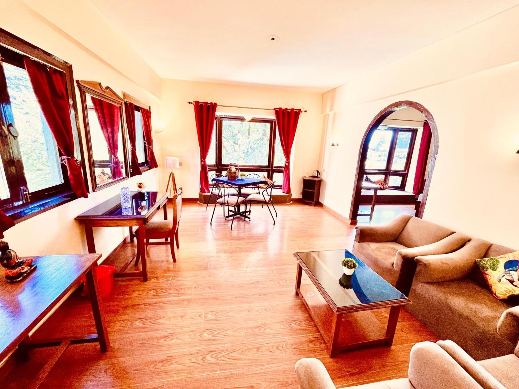 Sagar Resort !! Mountain View ! Luxury Stay ! Family Resort ! Private Parking ! Near Mall Road Manāli Exteriér fotografie