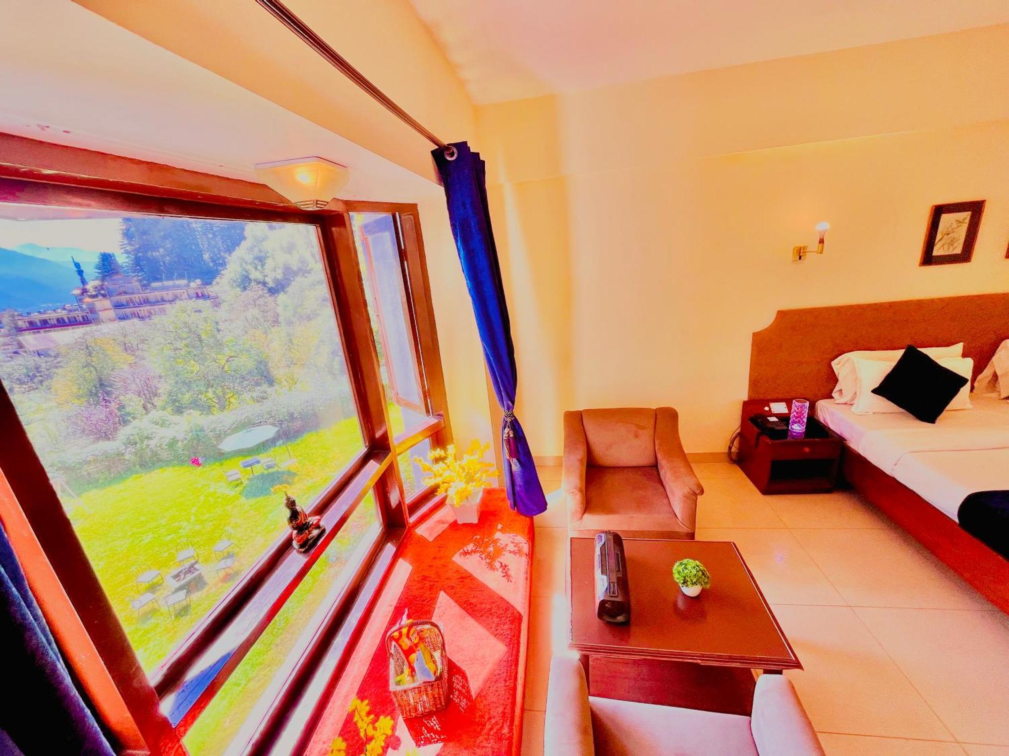 Sagar Resort !! Mountain View ! Luxury Stay ! Family Resort ! Private Parking ! Near Mall Road Manāli Exteriér fotografie