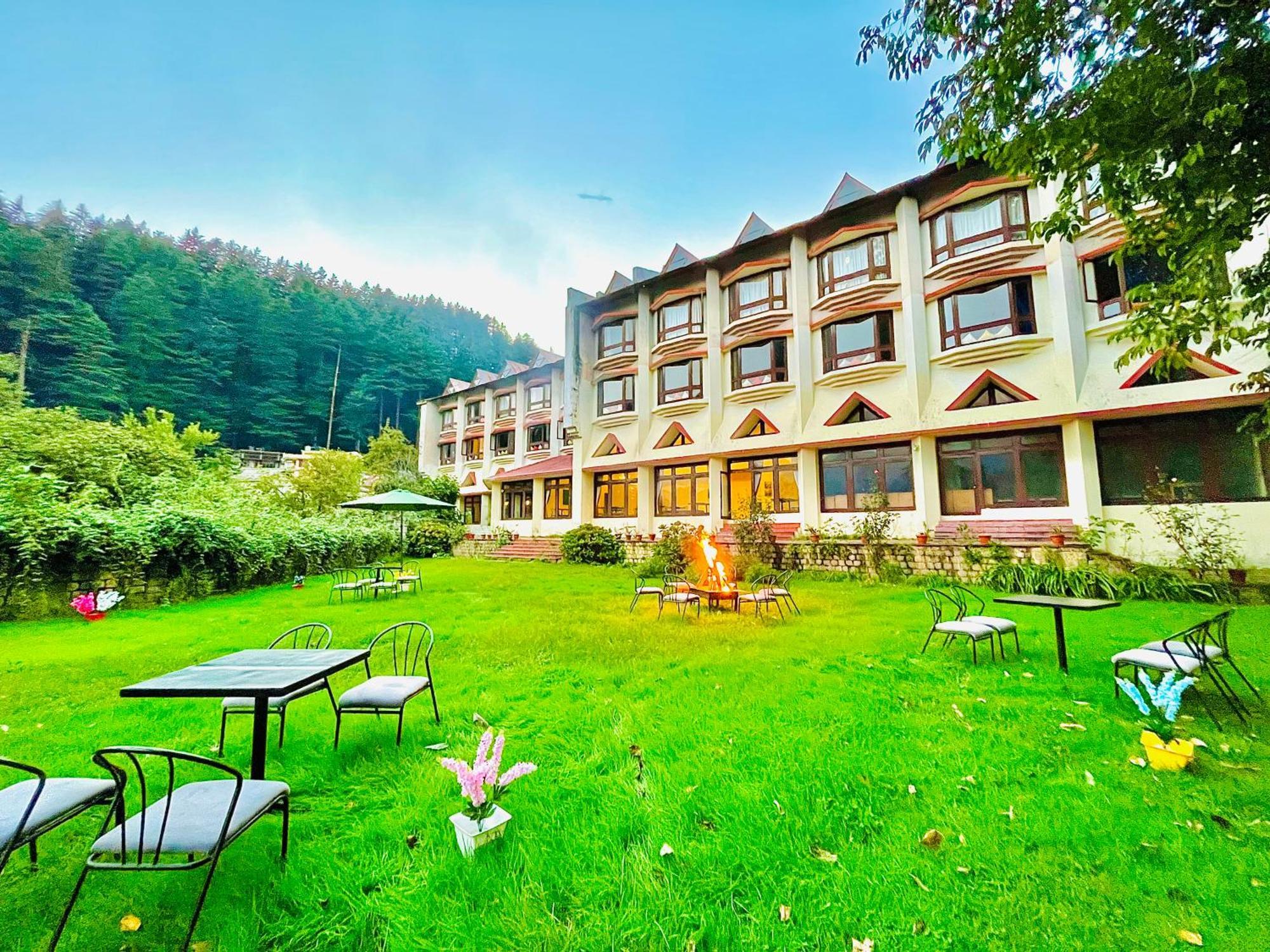 Sagar Resort !! Mountain View ! Luxury Stay ! Family Resort ! Private Parking ! Near Mall Road Manāli Exteriér fotografie