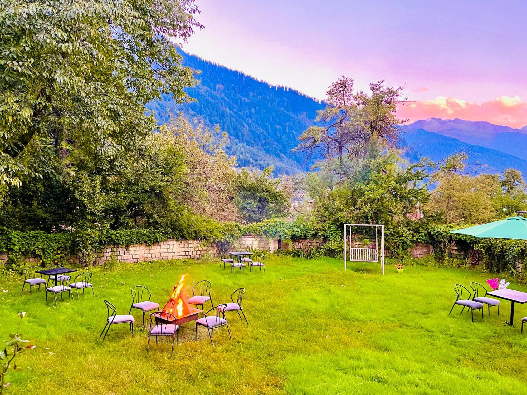 Sagar Resort !! Mountain View ! Luxury Stay ! Family Resort ! Private Parking ! Near Mall Road Manāli Exteriér fotografie